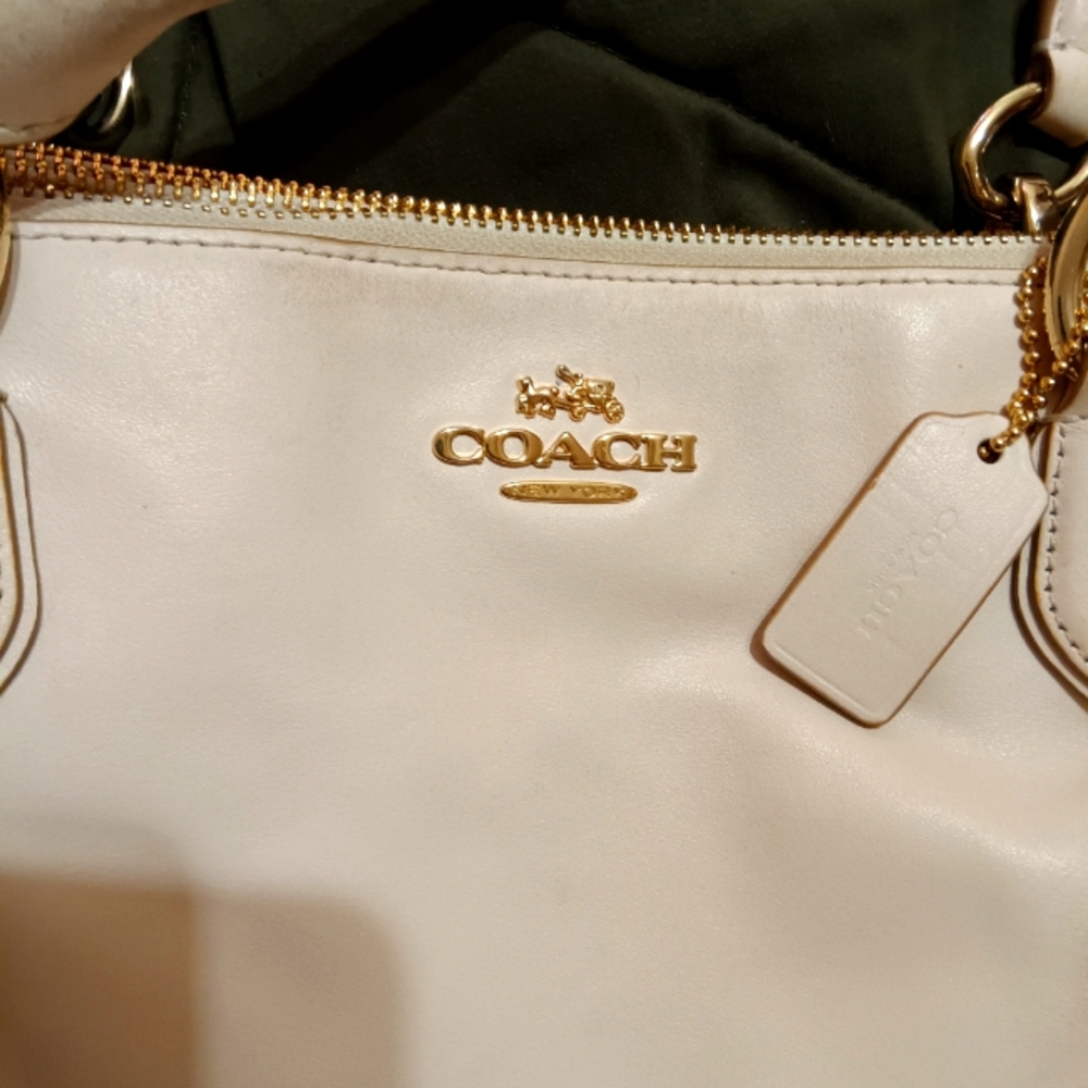 Designer purse! White/cream. Great condition!